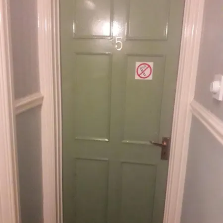 No5, The Lakes Apartment